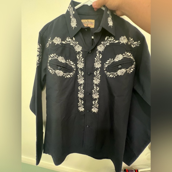 Men’s Navy Blue Embroidered Western Long Sleeve. Size Medium. - Picture 3 of 6